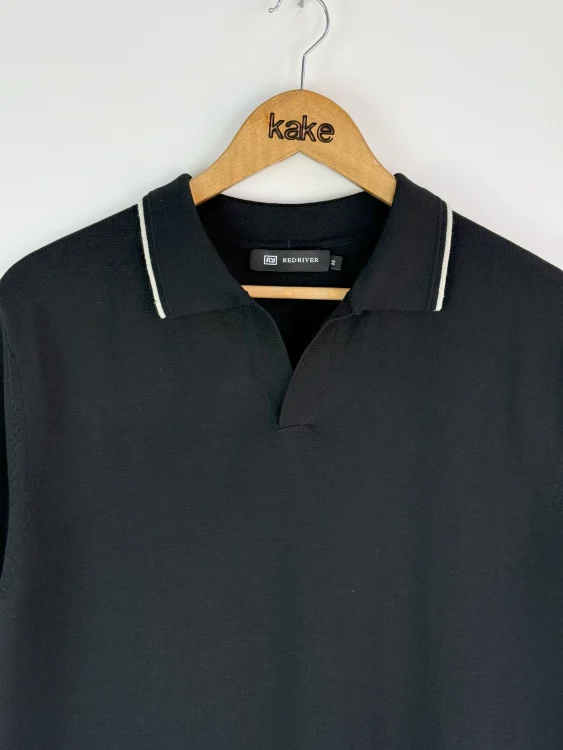 پولوشرت بافت یقه وی